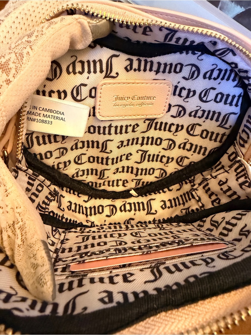 Juicy Couture Heart Crossbody Bag NWT $118 Retail + Bonus Airplane Gifts Added - Picture 11 of 15